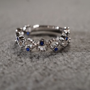 Vintage Sterling Silver Wedding Band Stacker Design Ring 10 Bezel Set Blue Sapphire Twisted Braided Curved Setting Art Deco Style, Size 8