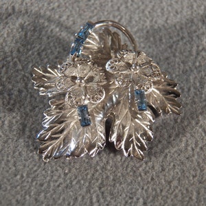 Vintage  Sterling Silver  4  Baguette Blue Topaz Domed  Flower Leave Design Art Deco Style Pin Brooch