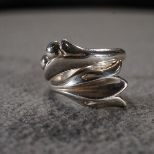 Vintage Sterling Silver Band Bypass Design Ring Raised Scrolled Setting Art Deco Style, Size 6.5 Adjustable