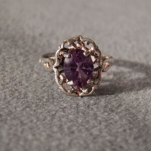 Vintage Sterling Silver Oval African Amethyst Fancy Scrolled Filigree  Victorian Style Band Ring, Size 6        **RL