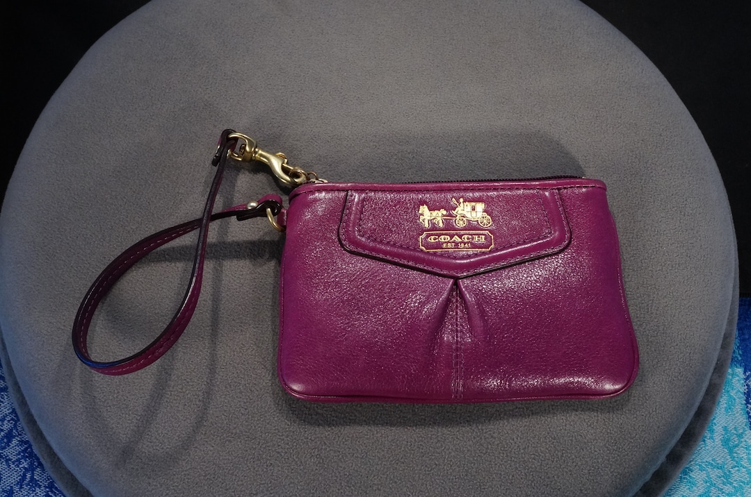 バッグ COACH Signature Buckle Wristlet Purple s-l400.jpg