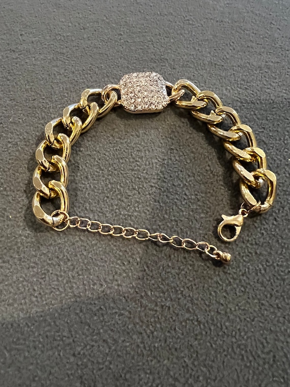 Vintage Yellow Gold Tone Link Design Bracelet Cen… - image 1