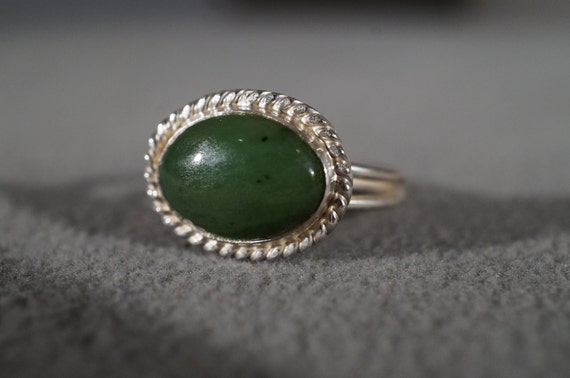 sterling silver エメラルドリング Vintage Band Ring Sterling Silver Large Green Jade Raised