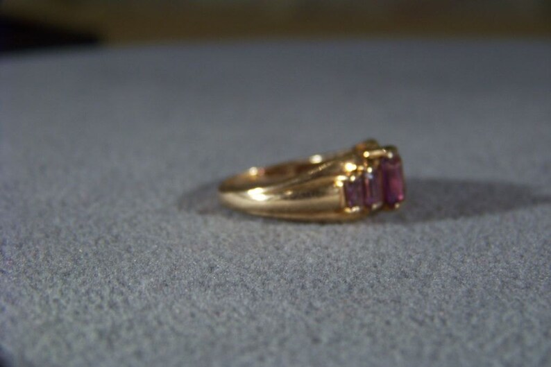 Vintage 10 k Yellow Gold 5 bold Rectangle African amethyst Wedding Band Ring Size 7.5 **RL