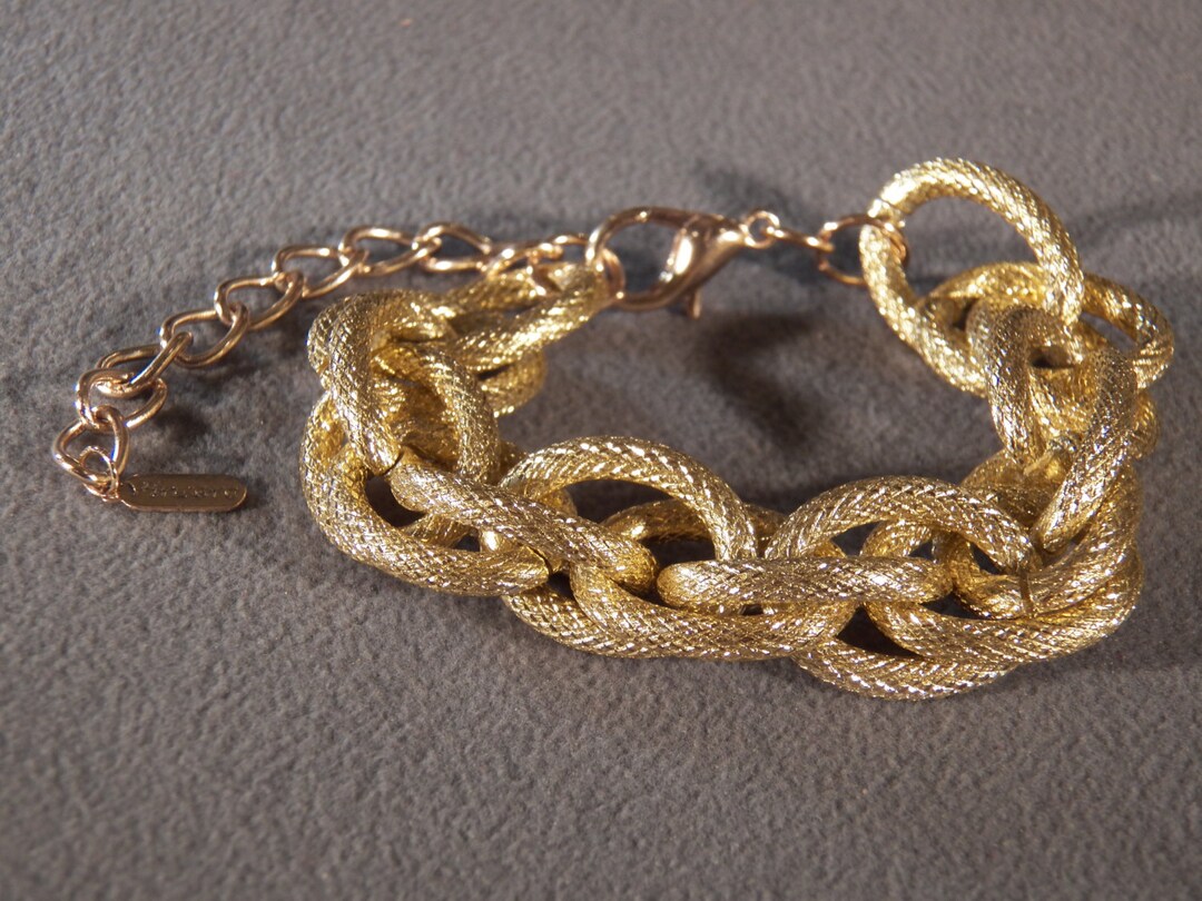【VINTAGE HOLLYWOOD】Matte Classic Chain Bracelet Vintage Yellow Gold Tone Heavily Etched Inter Woven Rollo