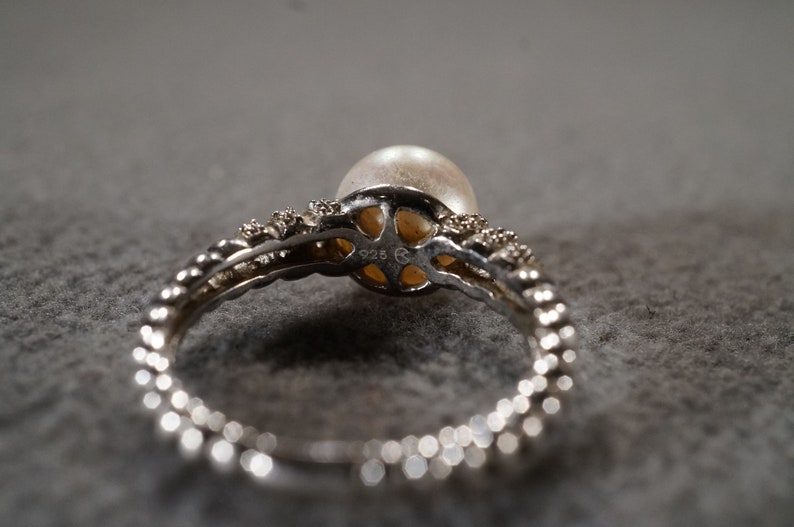 Vintage Sterling Silver Band Ring 19 Round Pear Prong Set Cultured Pearl Diamond Raised Relief Ribbed Design Setting Art Deco Style Size 7