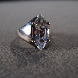 Vintage Sterling Silver Band Ring Marquise Prong Set White Topaz Smooth Sleek Setting Art Deco Style Classic Collectable, Size 6.5