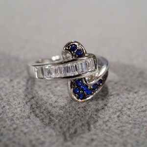 Vintage Sterling Silver  13 Round  Blue Sapphire 8 Rectangle Baguette White Topaz Curled Band Ring, Size 6