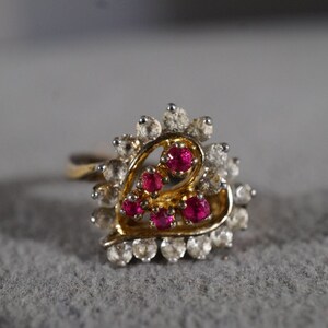Vintage Sterling Silver 23 Round Ruby White Topaz Curved Double Heart Design Band Ring, Size 6.5