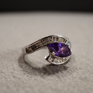 Vintage Sterling Silver Band Ring 9 Round Marquise Prong Set African Amethyst Diamond Multi Stone Bypass Design Setting Collectable, Size 6