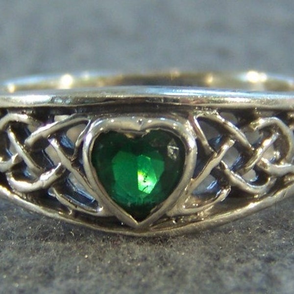 Vintage Sterling Silver Heart Green Topaz  Bold  Wide Fancy  Irish Celtic Knot Design  Band Ring, Size 5