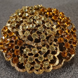 Vintage Yellow Gold Tone Pin Brooch Multi Round Prong Set Shades Orange Yellow Glass Rhinestone Domed Round Setting Art Deco Style    #3157