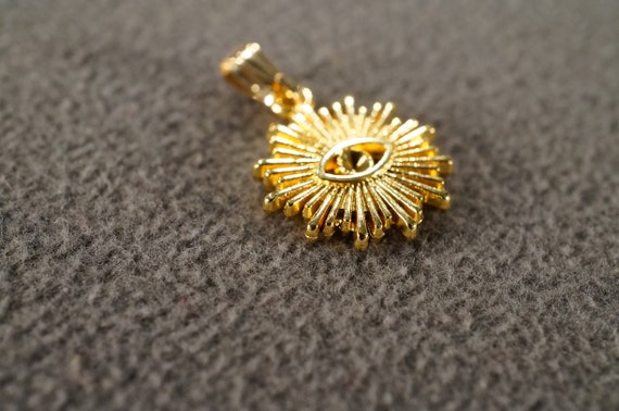 Vintage Yellow Gold Plated Traditional Classic Gr… - image 2