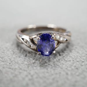 Vintage Wedding Band Stacker Design Ring Sterling Silver 7 Round Oval Prong Set Diamond London Blue Topaz Cluster Multi Stone Setting Size 8