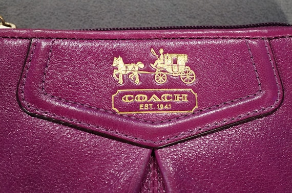 Vintage Authentic Coach Leather Corner Zip Wristl… - image 2