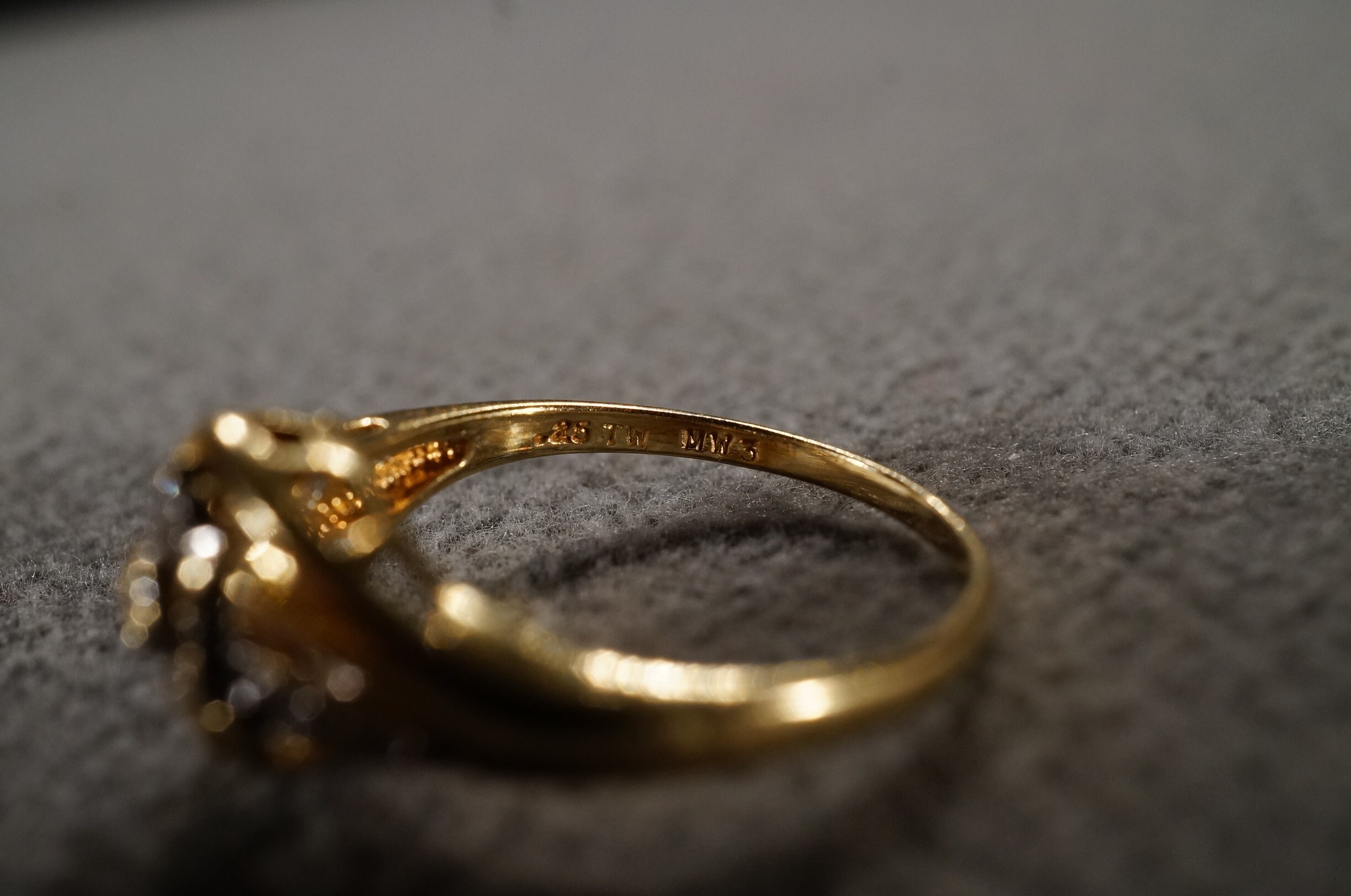 Vintage 14 K Yellow Gold Band Ring 9 Round Prong Set Diamond