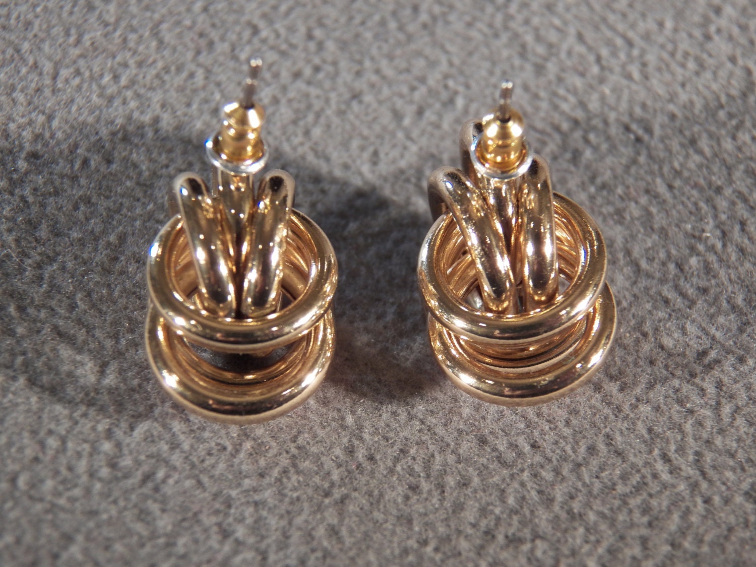 【VINTAGE HOLLYWOOD】Knotted Ring Earrings ピアス Vintage Signed STUDIO M DUE BIJOUX Rhinestone/Pearl Gold
