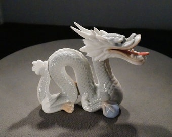 Vintage Porcelain Asian Japanese Dragon Gray White Figural Statue Sculpture Detailed Table Top Design Classic Collectable Mint