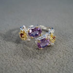 Vintage Wedding Band Stacker Design Ring Sterling Silver 4 Oval Round Prong Set Amethyst Garnet Cluster Bypass Multi Stone Setting, Size 8