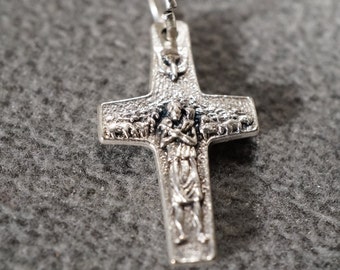 Vintage Italian Silver Tone Religious Cross Design Pendant Charm Etched Raised Relief Figural
