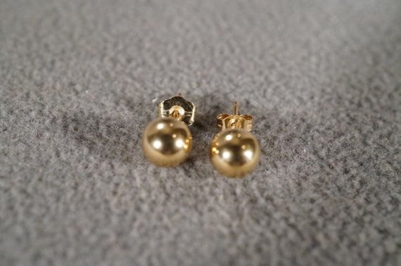 Vintage 14 K Yellow Gold Pierced Earrings Round C… - image 1