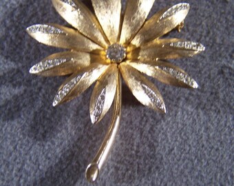 フローラルブローチ Bee Red & Clear Rhinestone JULIANA Vintage Pin Brooch Gold J