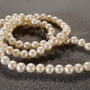 Vintage Sterling Silver Tennis Style Stone Bead Necklace Multi Uniform Size Round Cultured Pearl Classic Design     #1927
