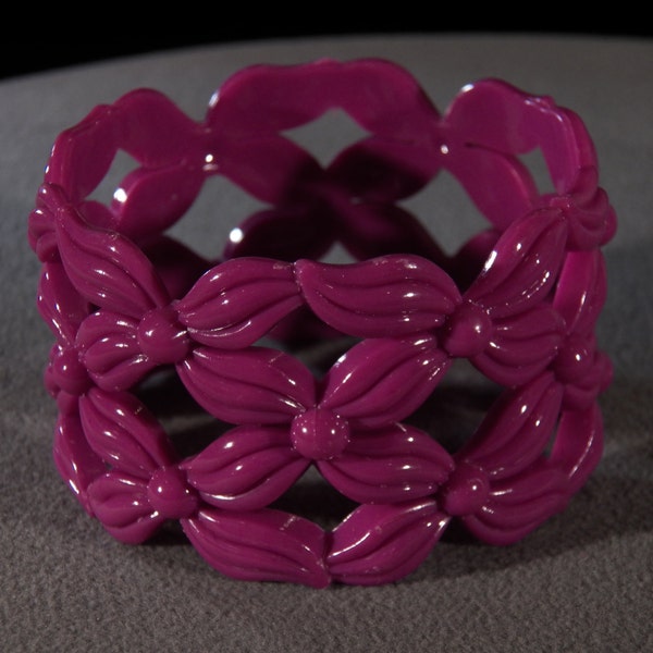 Vintage purple Pink Fancy Carved Raised Relief Wide lucite Bangle Bracelet