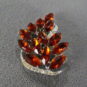Antique Vintage Pin Brooch Silver Tone Multi Round Marquise Prong Set Clear Golden Brown Glass Rhinestone Spray Cluster Setting Classic 3406