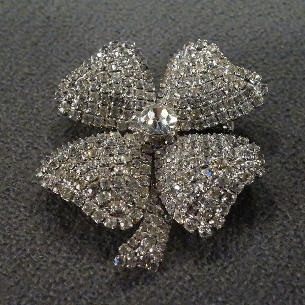 Antique Vintage Pin Brooch Silver Tone Multi Round Prong Set Glass Rhinestones 4 Leaf Clover Design Setting Classic Collectable    #1727