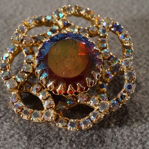 Vintage Yellow Gold Tone Pin Brooch Multi Round Prong Set Purple Aurora Borealis Glass Rhinestone Art Deco Style        #2780