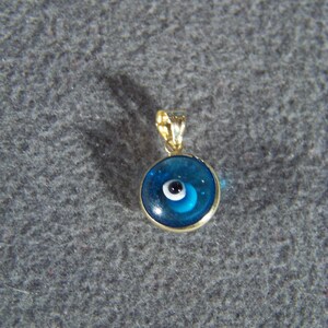 Vintage 14 K Yellow Gold Greek Mediterranean Collectable Round Glass Eye Of God Dangle Charm Pendanant
