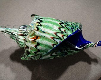 Vintage Hand Blown Artist Paper Weight Sculpture Multi colored Curved Detailed Conch Sea Shell Design Home Decor