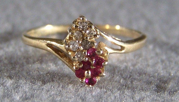 Vintage 10k Yellow Gold Multi Round Ruby Diamond Bold Cluster
