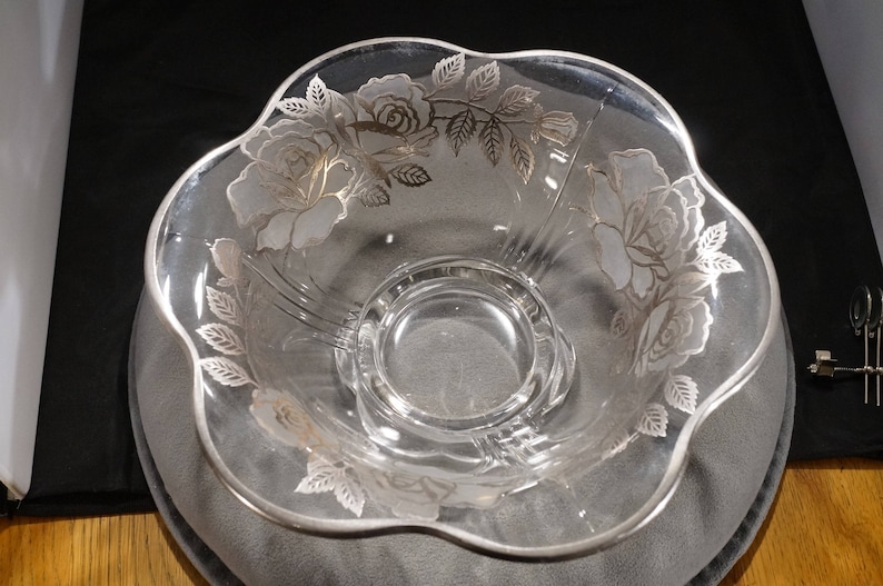 Vintage Early American Depression Glass Bowl Center Piece Sterling Silver Flower Leave Design Scalloped Edged Victorian Style Home Decor
