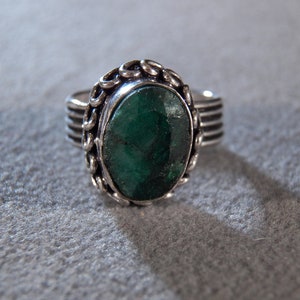 Vintage Sterling Silver Oval Opaque Emerald Fancy  Art Deco Style Eternity Band Rog 10