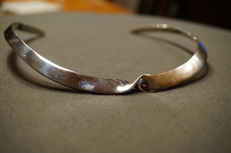 Vintage Sterling Silver Choker Necklace Curved Twisted Design Setting Classic Collectable Art Deco Style Adjustable #3201