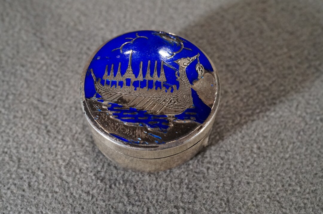 Vintage Siam Sterling Silver Trinket Pill Jewelry Box Asian