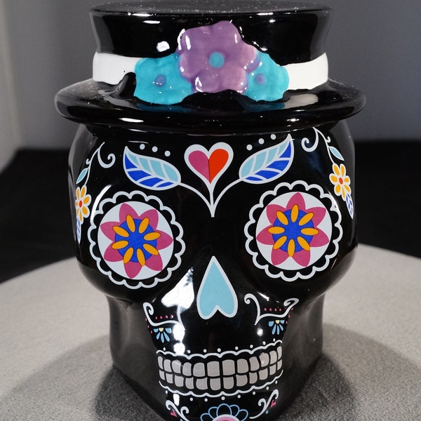Vintage Glazed Pottery Ceramic Cookie Jar Storage Container Detailed Skull Retro Style Dinning Kitchen Home Accessory Classic Collectable