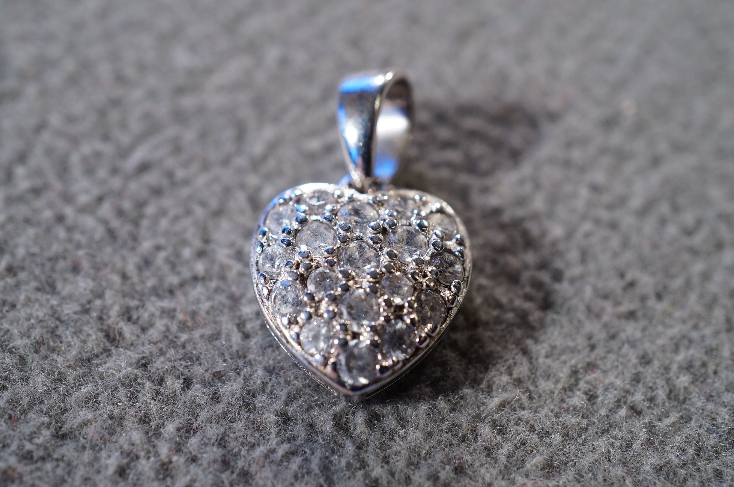 ◆STONEHENgE◆ Silver Heart Cubic Necklace SC24D02E Vintage Sterling Silver 24 Round Cubic Zirconia Classic Bold