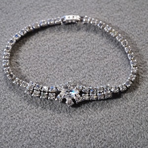 Vintage Silver Tone Tennis Design Bracelet Multi Round Marquise Prong Set Glass Rhinestone Art Deco Style Classic Collectable       #3809