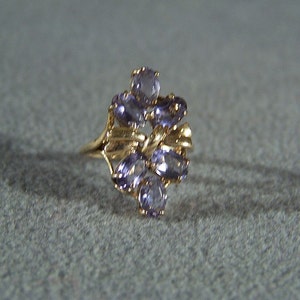 Vintage 10 K Yellow Gold Oval Cut  Amethyst Large Cluster Band Ring, Size 6      **RL