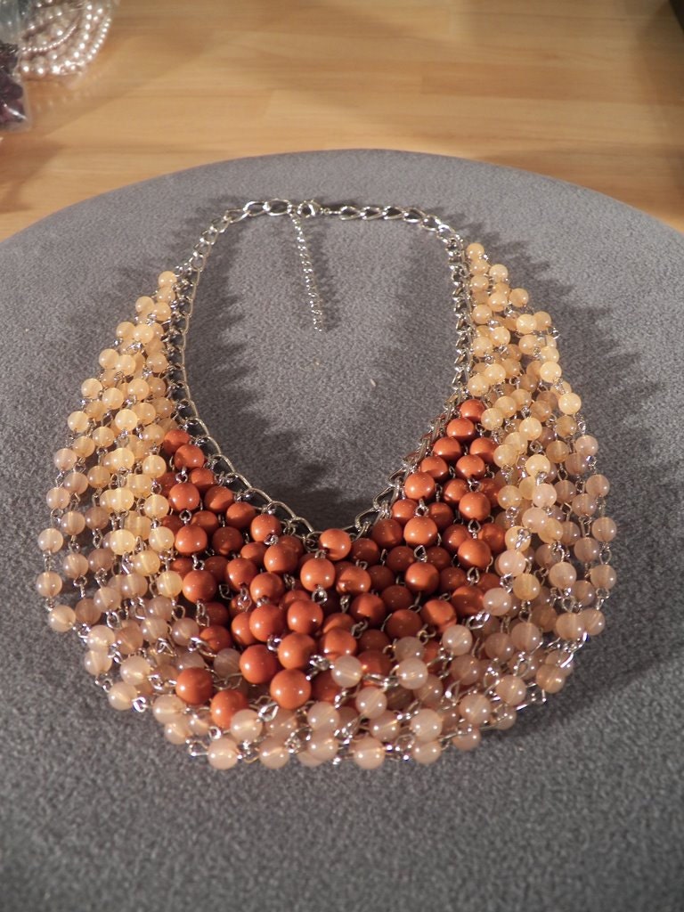 Vintage Multi / Round Woven Shades Of Yellow Orange Lucite Bead Bold Wide Bib Style Collier