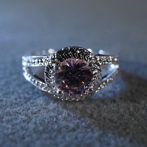 Vintage Sterling Silver  Round Pink Topaz Fancy Scrolled etched Braided  Band Ring, Size 7