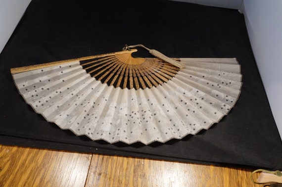 Antique Vintage Victorian Hand Fan Cream Silver L… - image 1