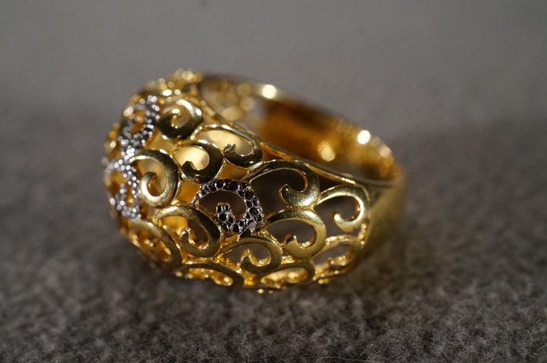Size 7.5 Vintage Serling Silver Yellow Gold Overlay Cigar Wedding Band Stacker Design Ring Fancy Scrolled Setting Victorian Style