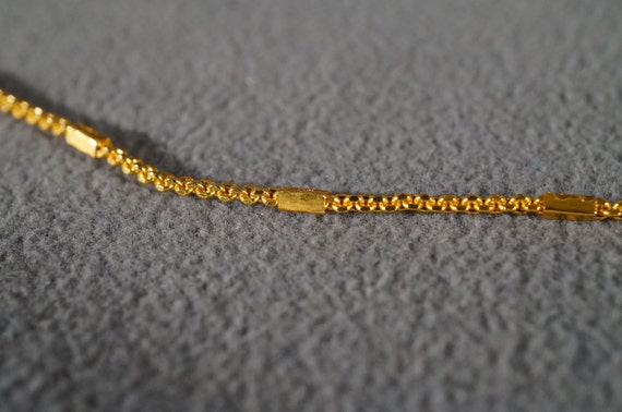 Vintage Necklace Chain Yellow Gold Tone Unique Wo… - image 4