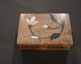 Vintage India Soap Stone Marble Trinket Jewelry Box Carved Carnelian Mother Of Pearl Collectable Home Decor Dresser Table Top Home Decor