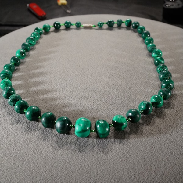 Vintage Unique  Multi Round Graduating Size Malachite Bead Glass Emerald Green Beads  Stone Tennis  Design Necklace Art Deco Style     #3527