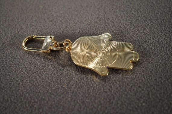 Vintage Yellow Gold Tone Keychain Enameled Hamsa … - image 4